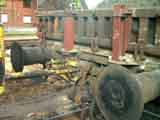 Waggon hinter Zweiwege-Bagger. Gre: 71,4 kB