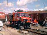 Zweiwege-Unimog aus dem Fahrzeugpark des Rangierbahnhofs Maschen. Gre: 70,4 kB