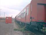 Eisenbahn-Waggon mit Sateliten-SSchüssel. Gre: 61,7 kB